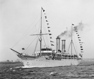 Prinzessin Victoria Luise v Hamburku, první loď nabízející turis